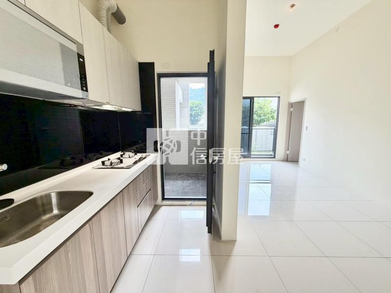 昌祐大薪計劃全新交屋稀有一樓挑高戶平車房屋室內格局與周邊環境