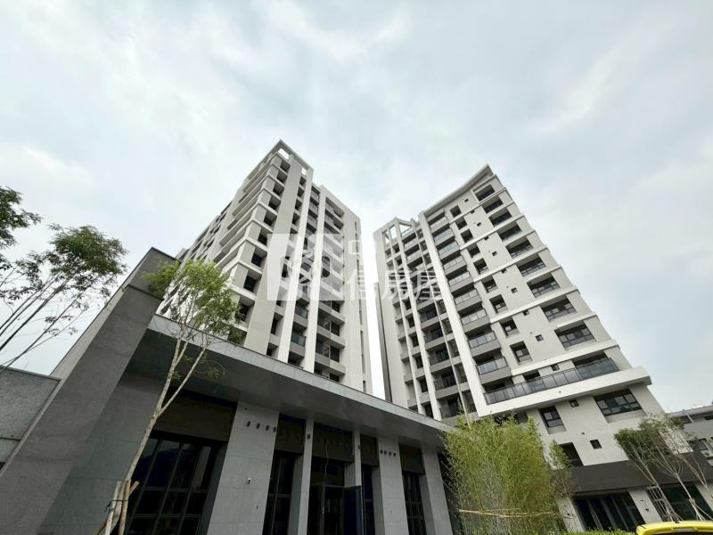 昌祐大薪計劃全新交屋稀有一樓挑高戶平車房屋室內格局與周邊環境