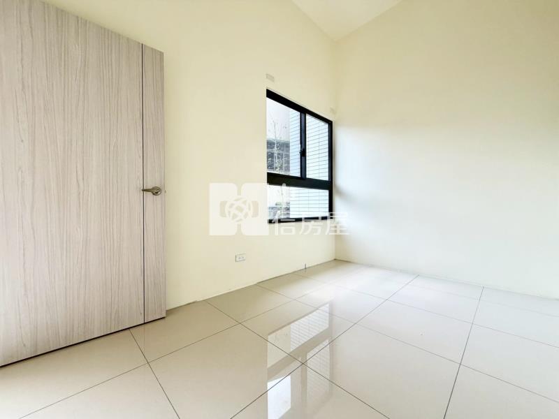 昌祐大薪計劃全新交屋稀有一樓挑高戶平車房屋室內格局與周邊環境