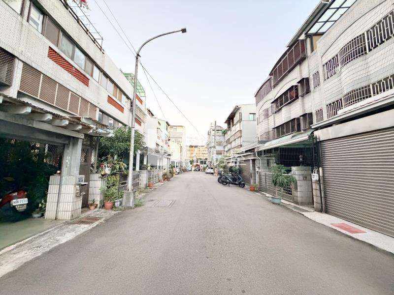 台中高工地41坪臨路大別墅房屋室內格局與周邊環境