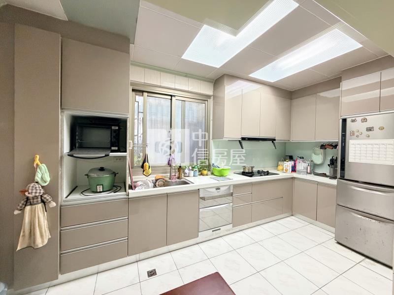 台中高工地41坪臨路大別墅房屋室內格局與周邊環境