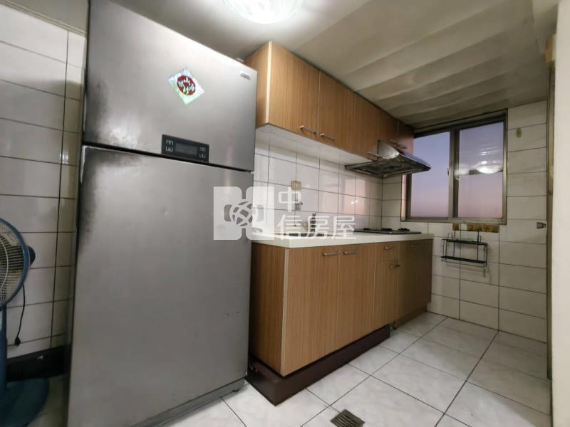 北區*城市桂冠景觀大樓*典雅裝潢.4房+車位房屋室內格局與周邊環境