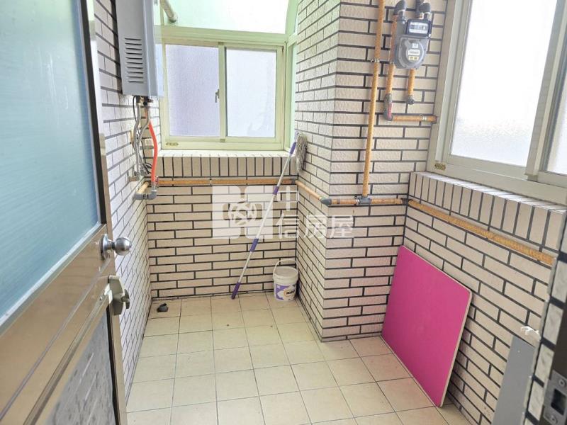 大衛營大2房+平面車位(中信卓越團隊)房屋室內格局與周邊環境