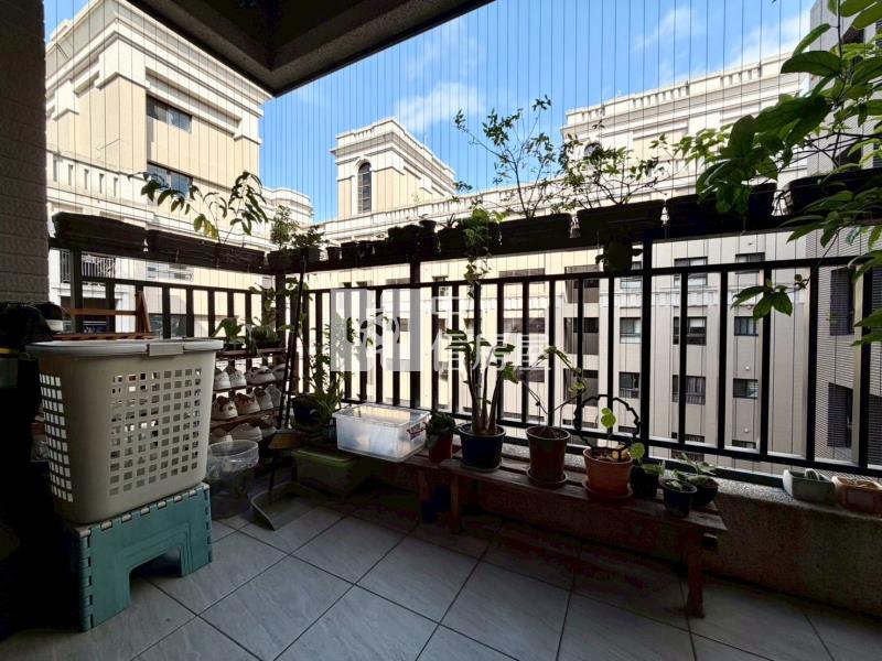 佳福青樂十期東山商圈高樓精裝三房+車位房屋室內格局與周邊環境