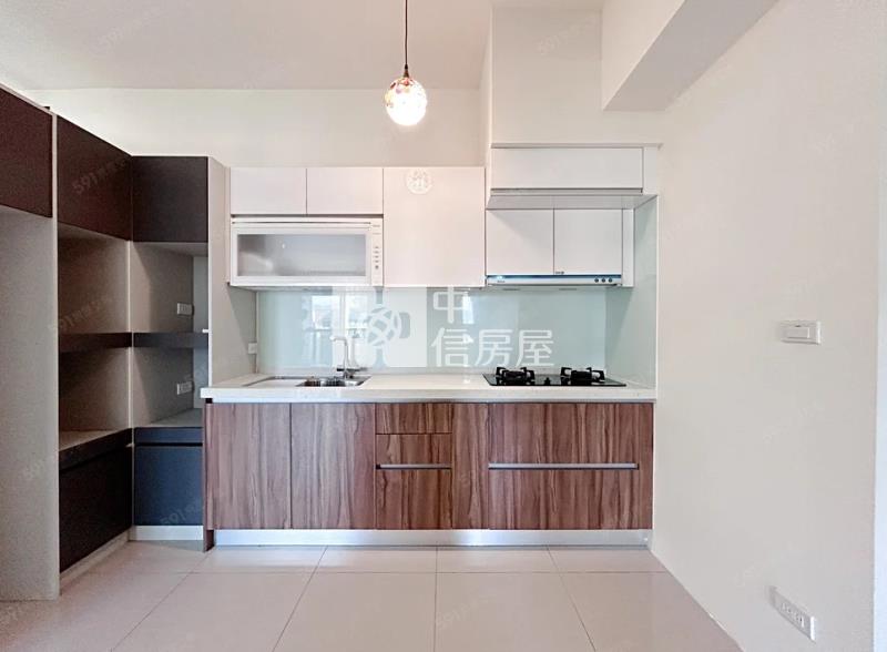 鴻邑璞臻高樓層3房平車房屋室內格局與周邊環境