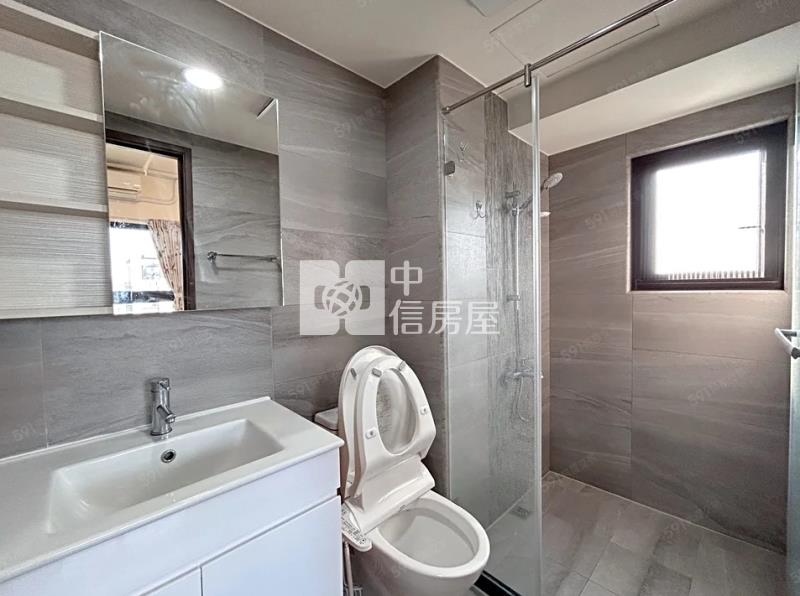 鴻邑璞臻高樓層3房平車房屋室內格局與周邊環境