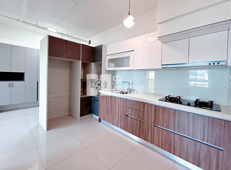 鴻邑璞臻高樓層3房平車房屋室內格局與周邊環境