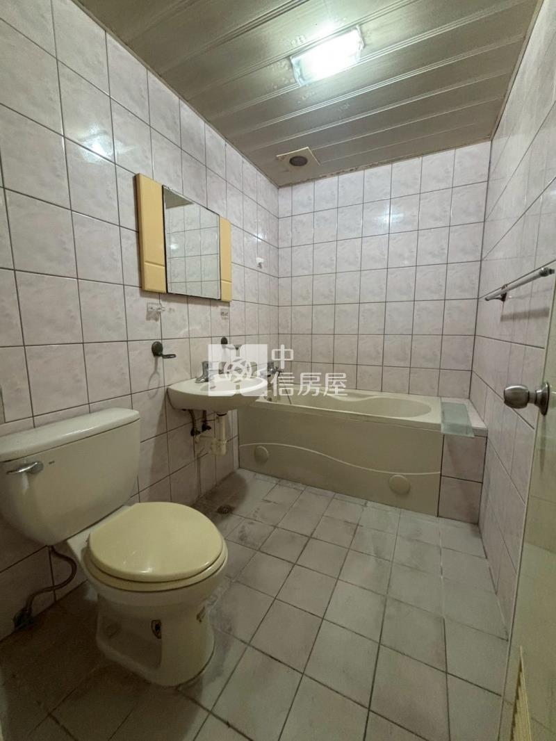 潮州社區車庫透天房屋室內格局與周邊環境