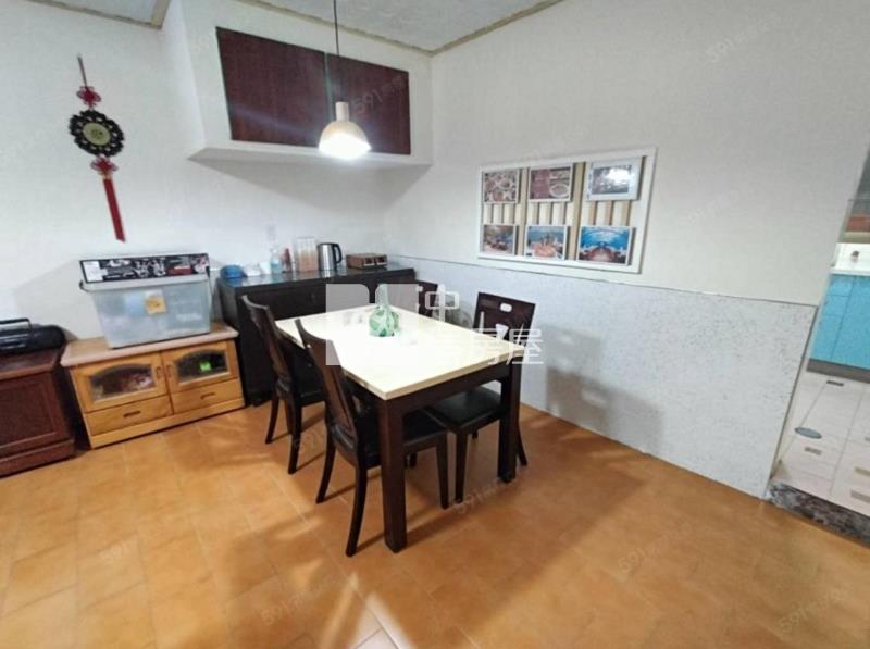 內壢後站興仁公園有車庫美透天房屋室內格局與周邊環境