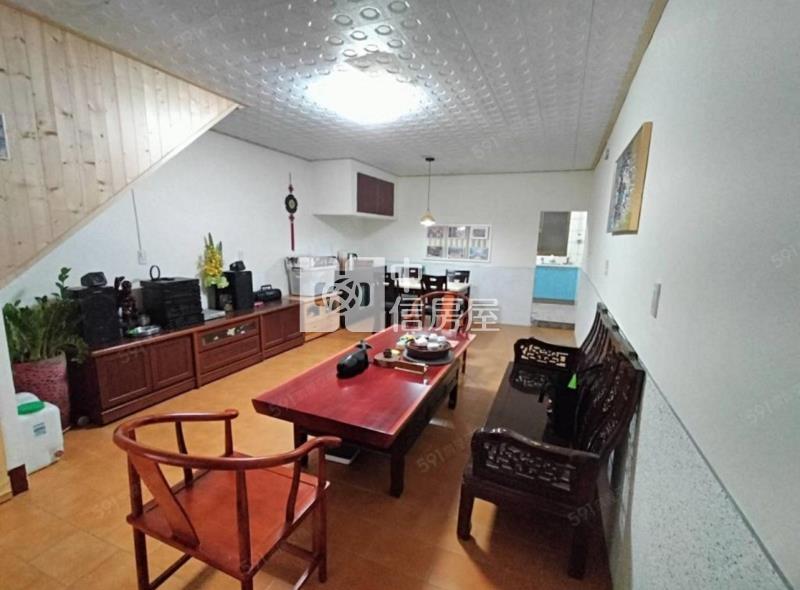 內壢後站興仁公園有車庫美透天房屋室內格局與周邊環境