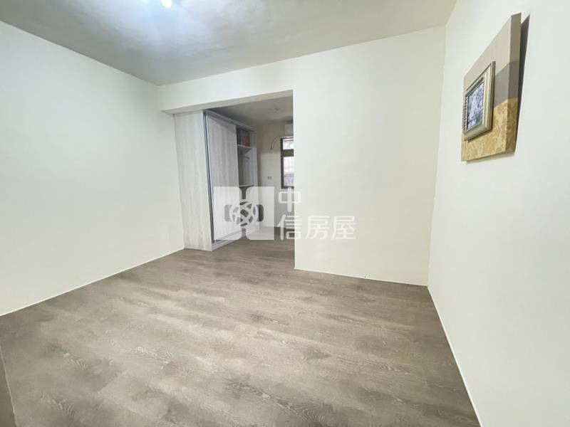 內壢後站興仁公園有車庫美透天房屋室內格局與周邊環境