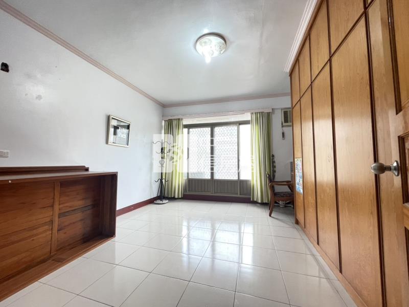 內壢後站興仁公園有車庫美透天房屋室內格局與周邊環境