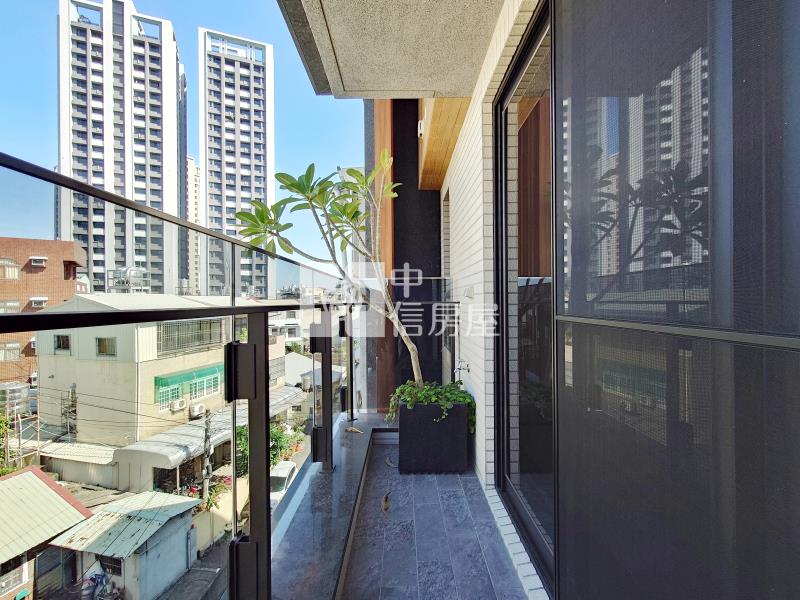 大里高中旁全新雙車電墅房屋室內格局與周邊環境