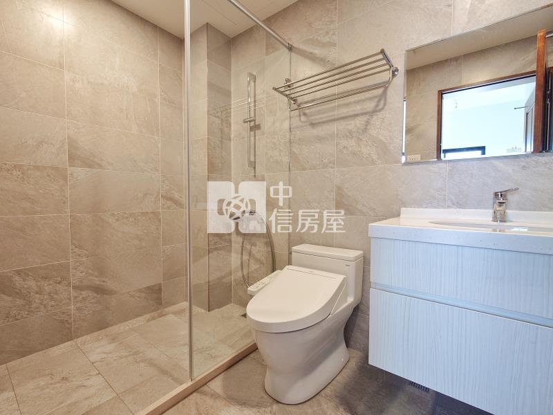 大里高中旁全新雙車電墅房屋室內格局與周邊環境