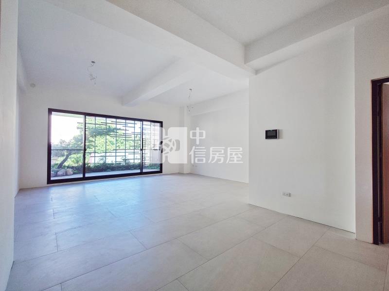 大里高中旁全新雙車電墅房屋室內格局與周邊環境