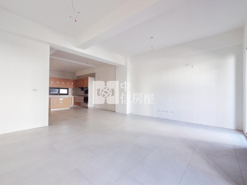 大里高中旁全新雙車電墅房屋室內格局與周邊環境