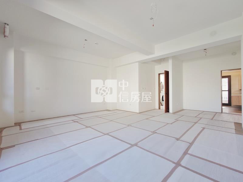 大里高中旁全新雙車電墅房屋室內格局與周邊環境