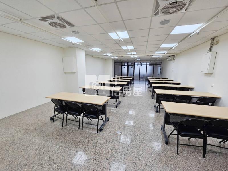 A22老街溪捷運站-世貿銀座景觀商辦2房屋室內格局與周邊環境