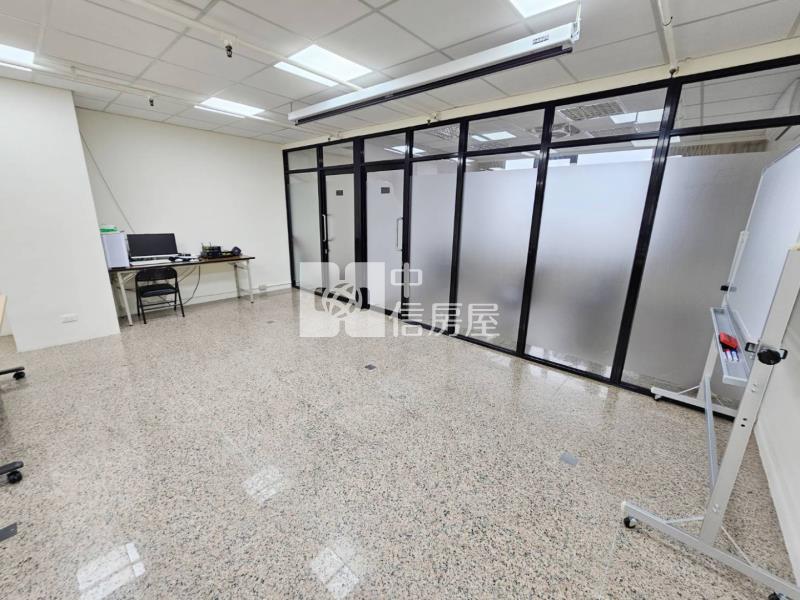 A22老街溪捷運站-世貿銀座景觀商辦2房屋室內格局與周邊環境