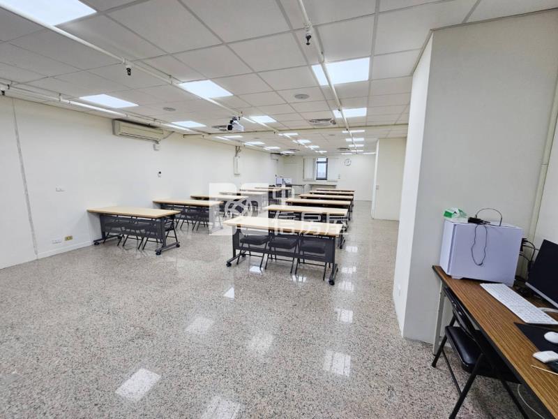 A22老街溪捷運站-世貿銀座景觀商辦2房屋室內格局與周邊環境