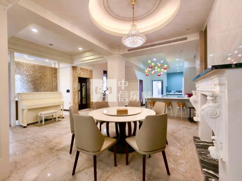 棒球場大地坪電梯別墅房屋室內格局與周邊環境