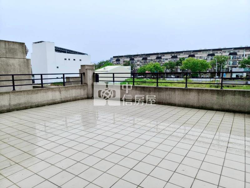 棒球場大地坪電梯別墅房屋室內格局與周邊環境