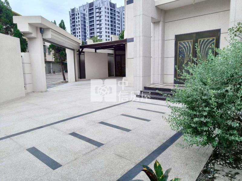 棒球場大地坪電梯別墅房屋室內格局與周邊環境