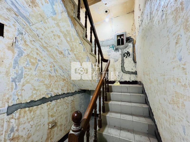 桃園中路旁大地坪別墅房屋室內格局與周邊環境