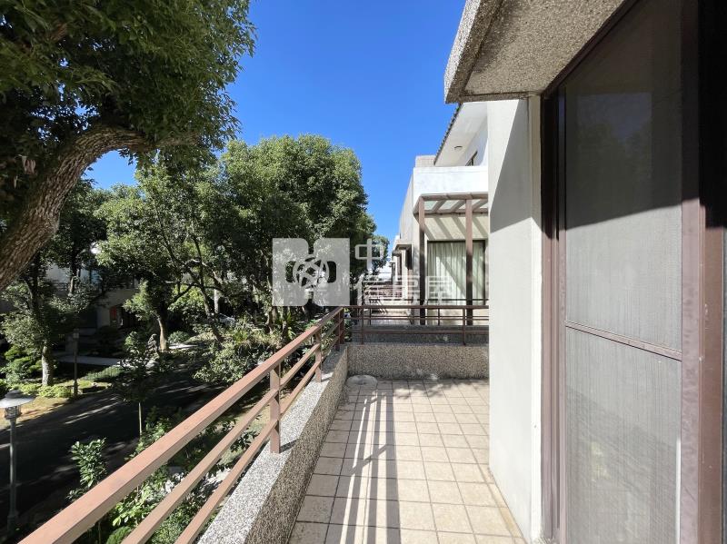 心中日月朝南別墅房屋室內格局與周邊環境