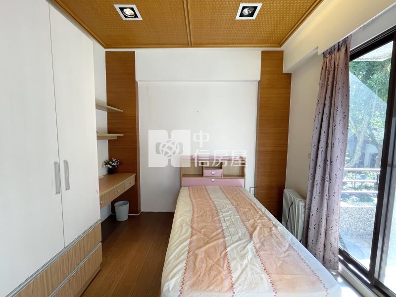 心中日月朝南別墅房屋室內格局與周邊環境