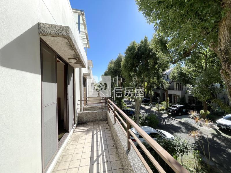 心中日月朝南別墅房屋室內格局與周邊環境