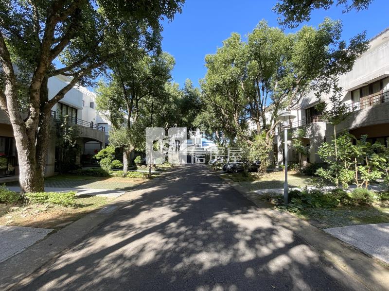 心中日月朝南別墅房屋室內格局與周邊環境