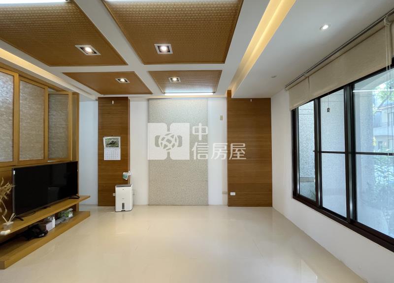 心中日月朝南別墅房屋室內格局與周邊環境