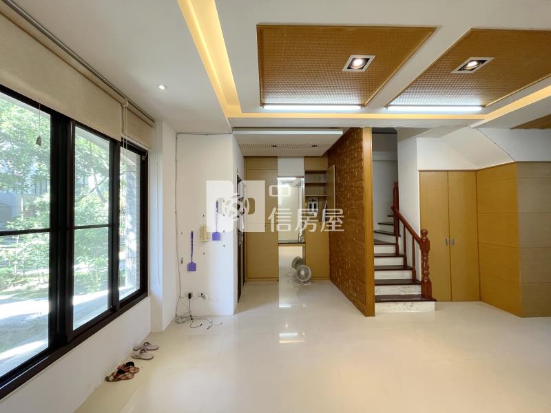 心中日月朝南別墅房屋室內格局與周邊環境