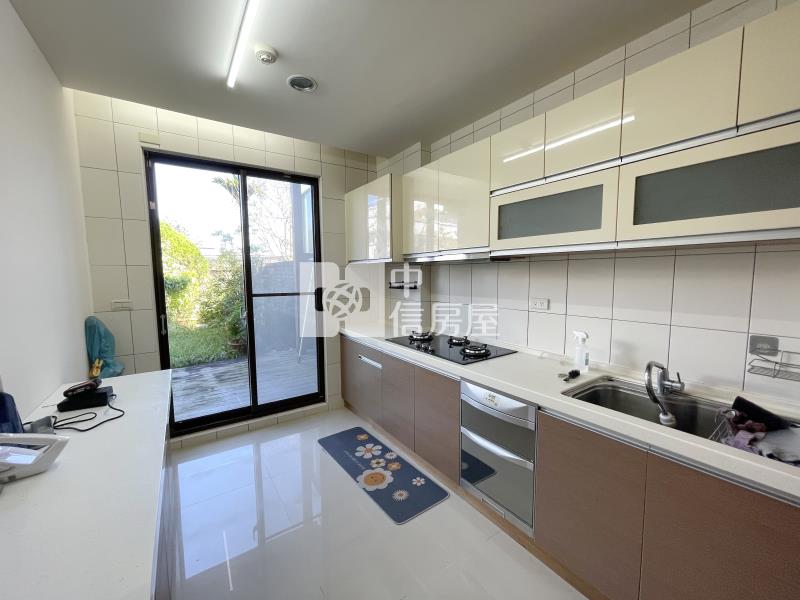 心中日月朝南別墅房屋室內格局與周邊環境