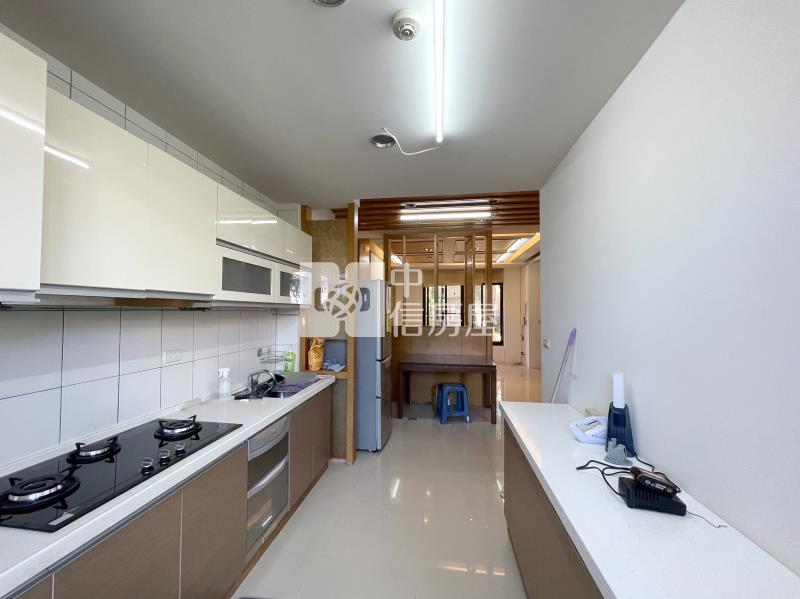 心中日月朝南別墅房屋室內格局與周邊環境