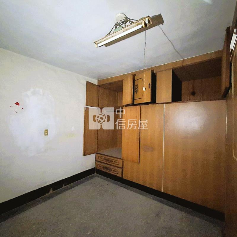 苓雅凱旋輕軌站透天房屋室內格局與周邊環境