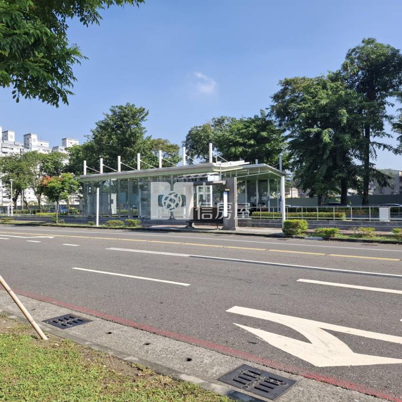 苓雅凱旋輕軌站透天房屋室內格局與周邊環境