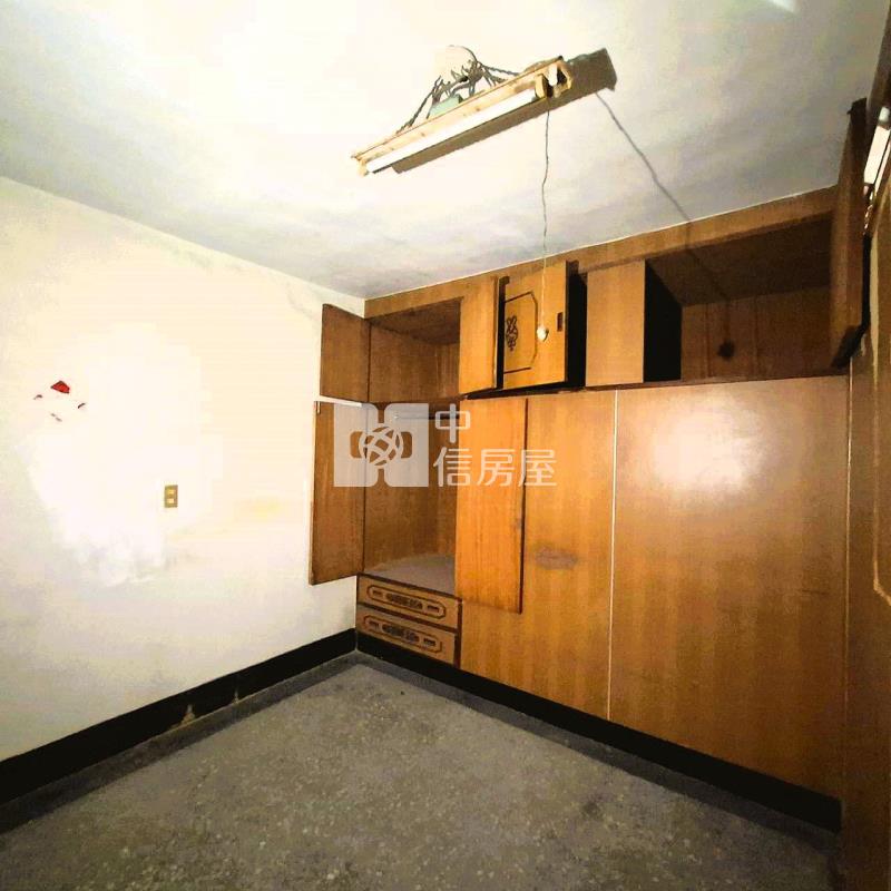 苓雅凱旋輕軌站透天房屋室內格局與周邊環境