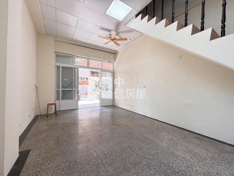 大里臨路邊間1+2+3F店住房屋室內格局與周邊環境