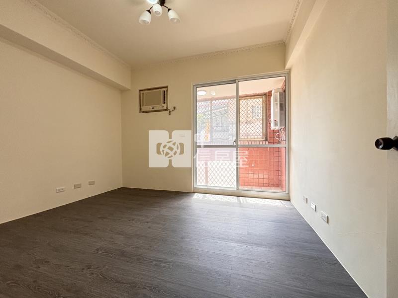 大里臨路邊間1+2+3F店住房屋室內格局與周邊環境