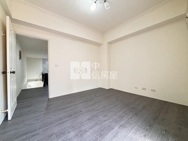 大里臨路邊間1+2+3F店住房屋室內格局與周邊環境