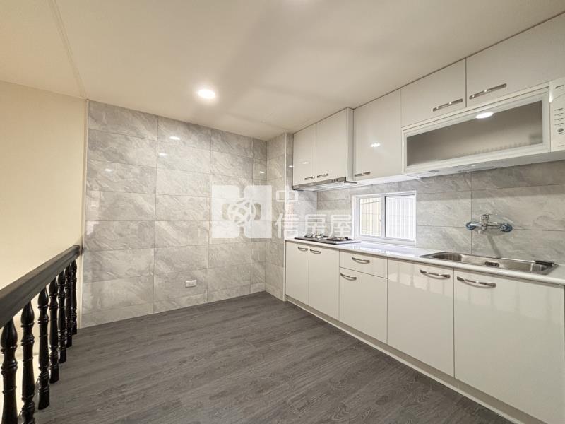 大里臨路邊間1+2+3F店住房屋室內格局與周邊環境