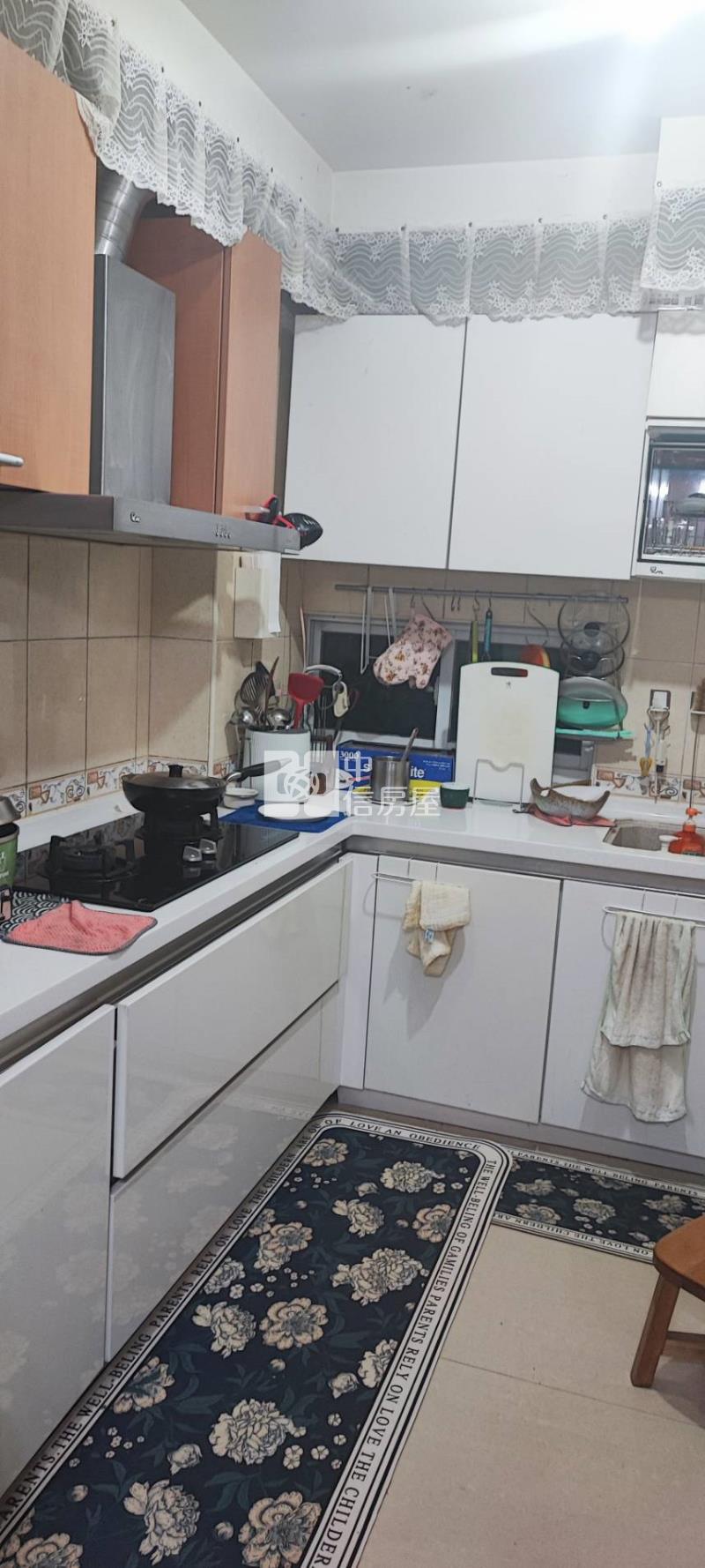 公園歐式別墅房屋室內格局與周邊環境