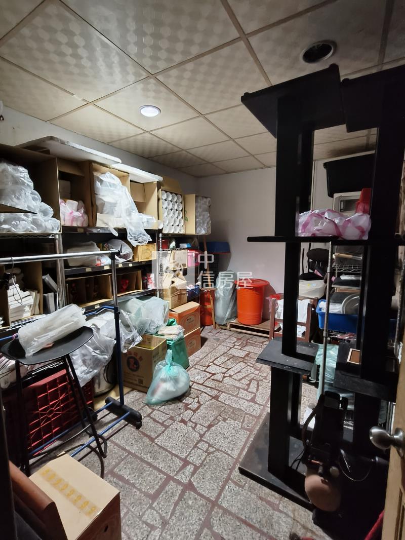 中原正新中北路大地坪透店+11套房房屋室內格局與周邊環境