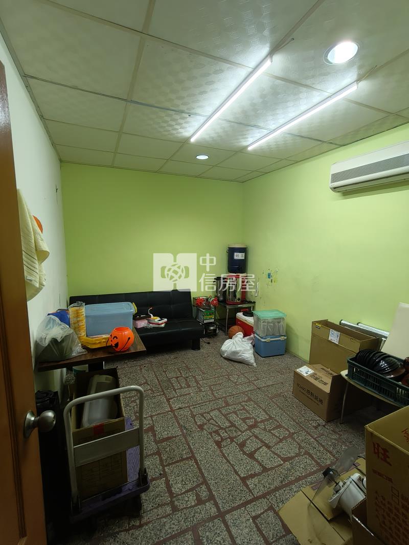中原正新中北路大地坪透店+11套房房屋室內格局與周邊環境