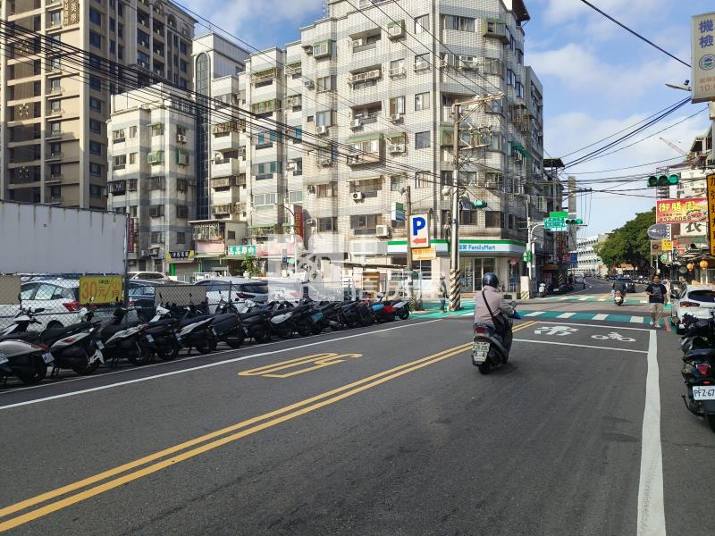 中原正新中北路大地坪透店+11套房房屋室內格局與周邊環境