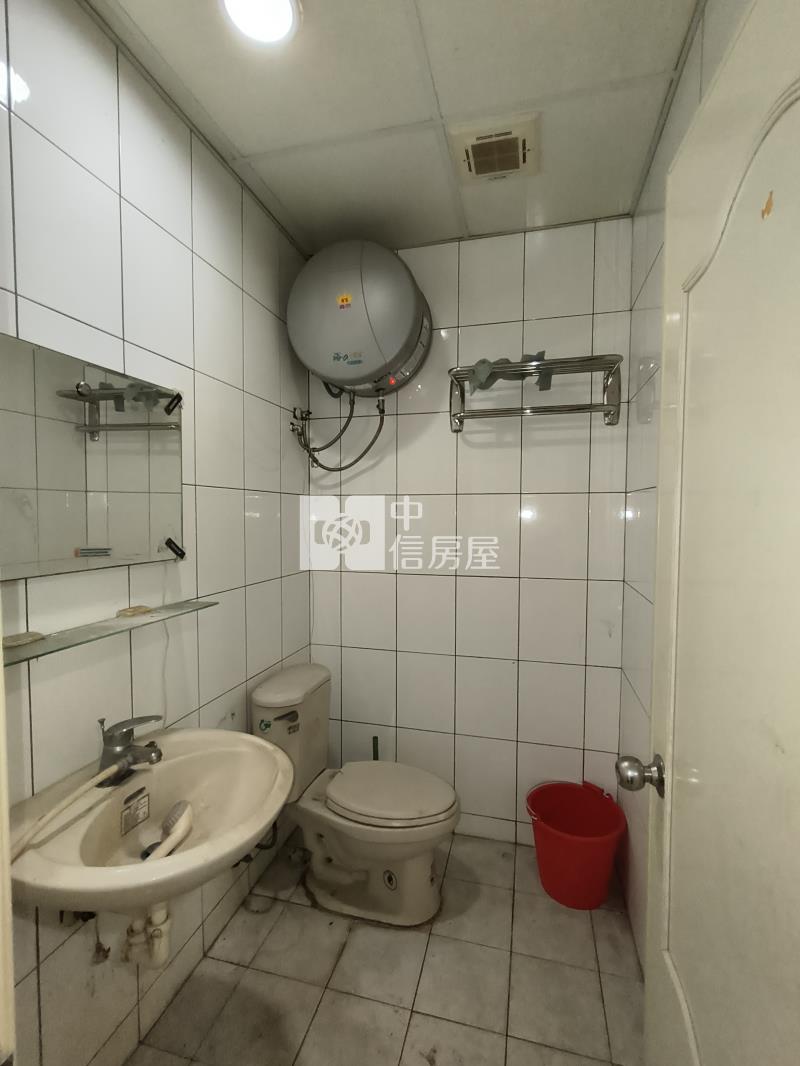 中原正新中北路大地坪透店+11套房房屋室內格局與周邊環境