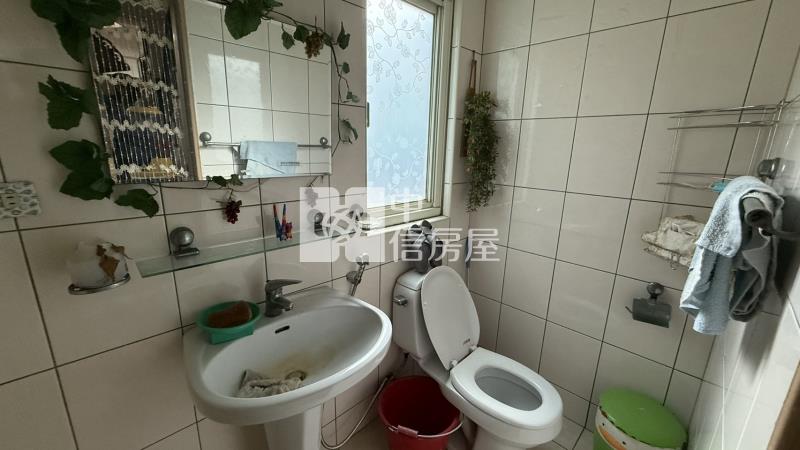 捷運三鶯線邊間美別墅房屋室內格局與周邊環境