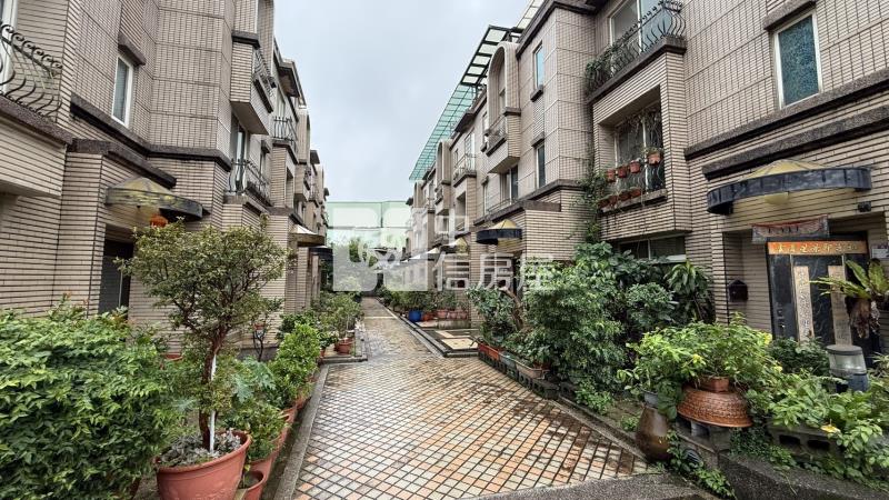 捷運三鶯線邊間美別墅房屋室內格局與周邊環境